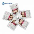 Два пациента используют гель для отбеливания зубов Pro Teeth Whitening Gel Kit, используемый стоматологом клиники